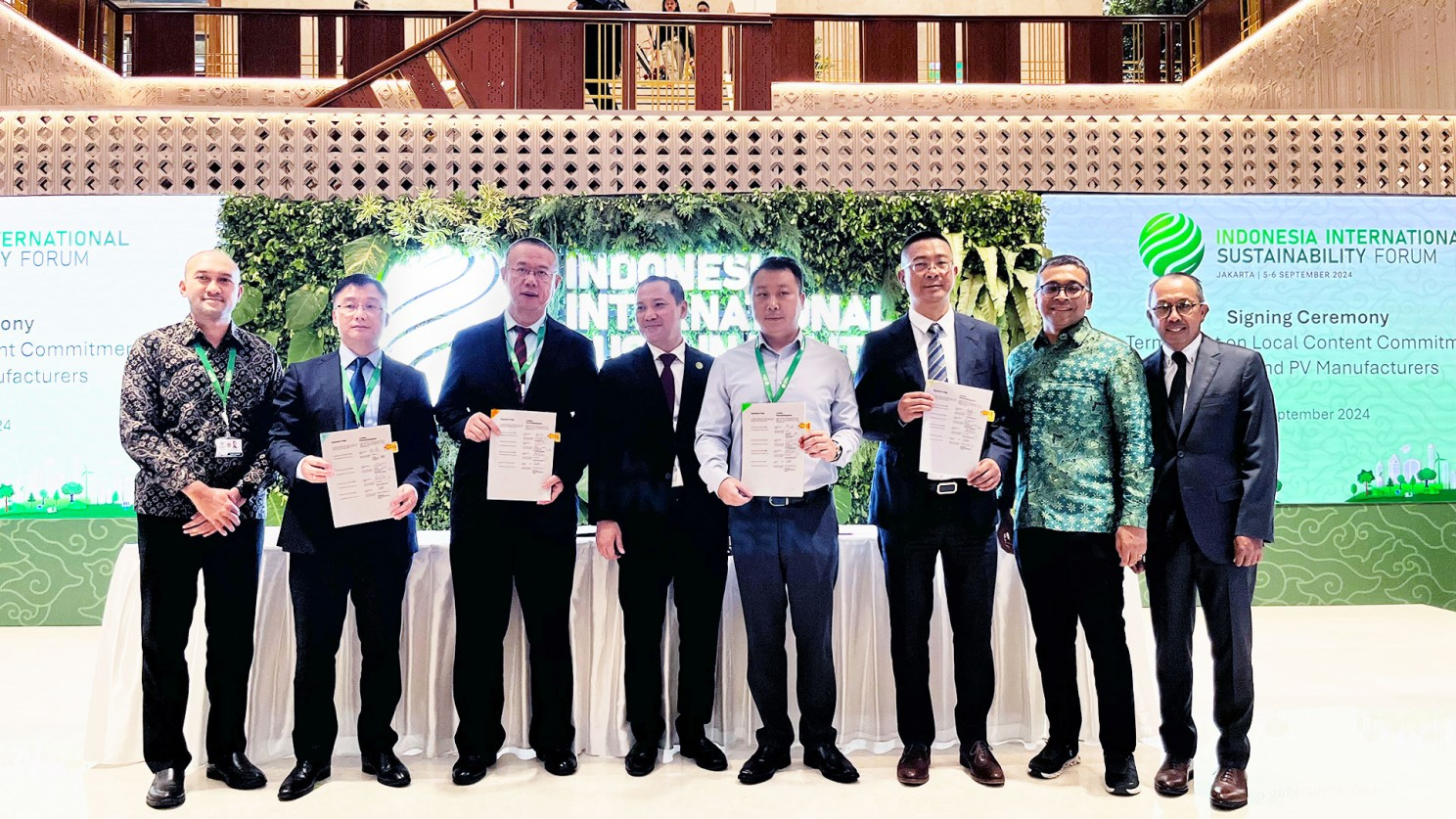インドネシア・シンガポールグリーン回廊プロジェクトのためのローカルコンテンツPVモジュールの供給